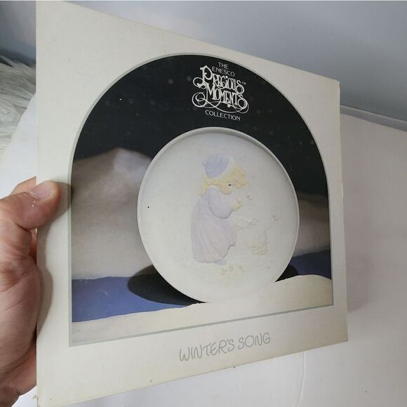 Precious Moments "Winter's Song" 1984 - Collector's Plate #12130 - Picture 1 of 7